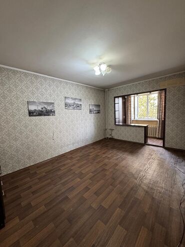 продаю квартира васток 5: 3 комнаты, 62 м², 105 серия, 4 этаж, Косметический ремонт
