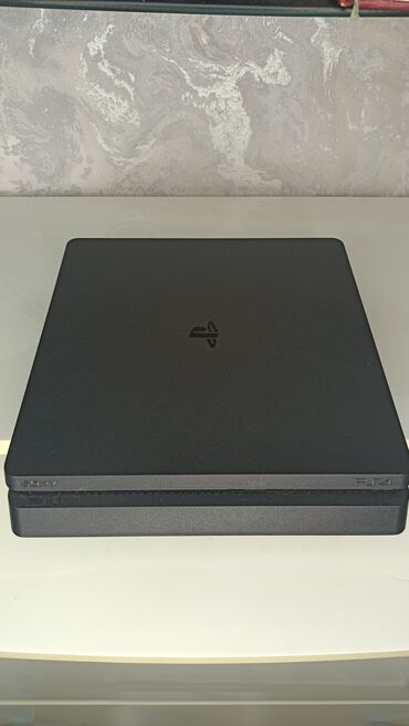 PS4 (Sony PlayStation 4): Продается Sony Playstation 4 slim. Память 500гб. В хорошем состоянии