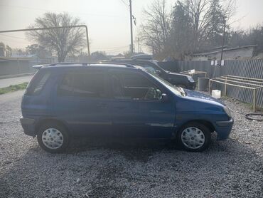Toyota: Toyota Raum: 2001 г., 1.5 л, Автомат, Бензин
