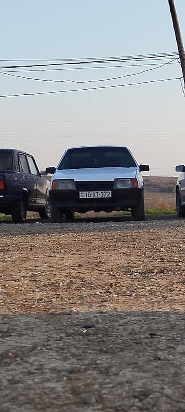moto zontes: Maşın: Sedan, ağ rəng Marka/model:VAZ 21099 Nömrə: 10-XT-372 (AZ) — 2