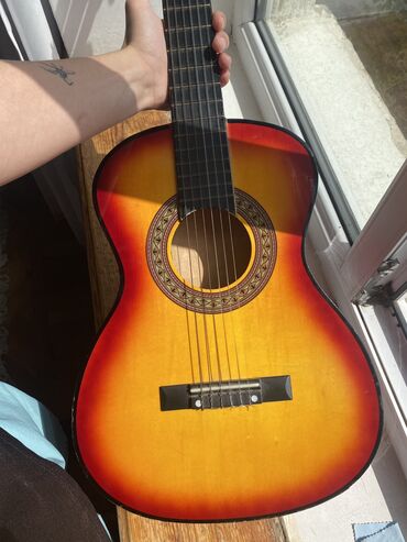 Klassik gitaralar: Klassik gitara, İşlənmiş, Ödənişli çatdırılma