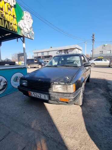 Mazda: Mazda 323: 1987 г., 1.6 л, Механика, Бензин, Хэтчбэк