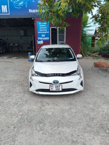 аренда авто с дальнейшим выкупом: Toyota Prius: 2016 г., 1.8 л, Вариатор, Гибрид, Хэтчбэк