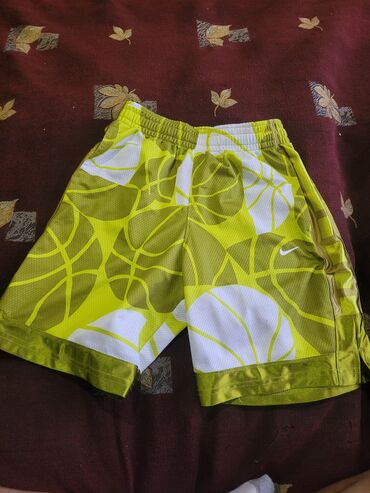 ссср одежда: Эркектердин шортасы, M (EU 38), Nike, Колдонулган, түсү - Жашыл, Өзү алып кетүү