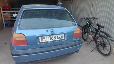 Volkswagen: Volkswagen Golf: 1993 г., 1.6 л, Механика, Бензин, Седан