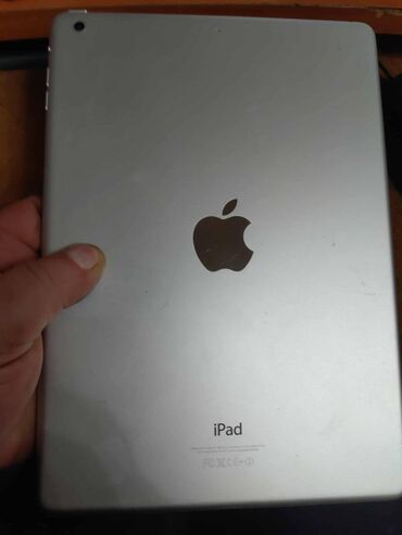 Tableti: Apple iPad tablet - Ekran: 9.7 inča (Retina), - Boja: srebrna — 4