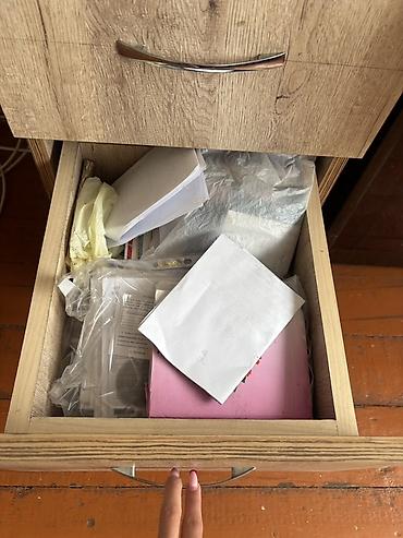 kitablar üçün rəflər: Düz masa, Polkalı, Siyirməli, Teksturalı laminat — 2