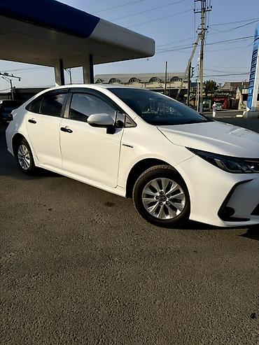 Toyota: Toyota Corolla: 2022 г., 1.8 л, Вариатор, Гибрид, Седан — 7