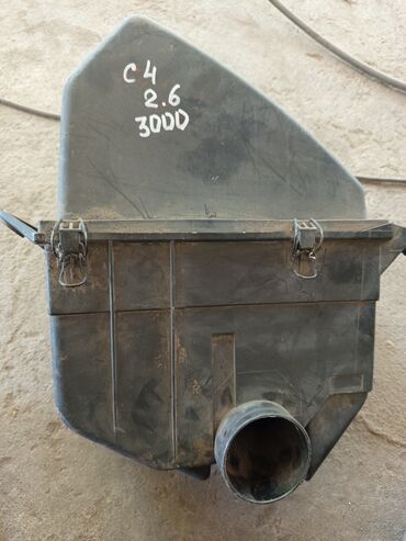 Другие детали салона: C4 — 12