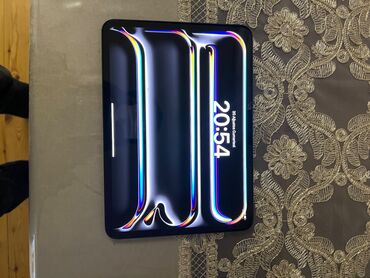 Elektron kitablar: İşlənmiş Apple iPad Pro 11 (2024), 11", 256 GB