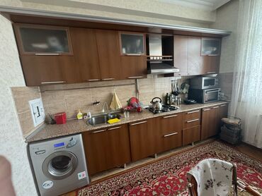 tecili kuxna mebeli satiram: Tecili Metbex mebeli satılır 280 azn. Sokulub hazirdi. Uzerinde moyka
