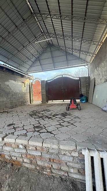 Продажа коттеджей и домов: Продаётся двухэтажный жилой дом с отдельным входом и крыльцом. Вместе — 18