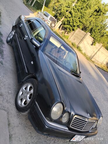 е 210: Mercedes-Benz A 210: 1998 г., 3 л, Автомат, Дизель, Седан