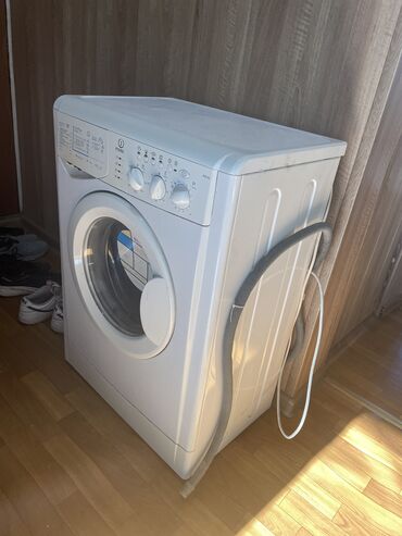 купить заливной шланг для стиральной машины: Стиральная машина Indesit, Б/у, Автомат, До 6 кг, Полноразмерная