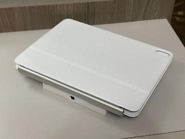 apple i̇pad: Apple Magic Keyboard for iPad Air 11inch m4 m3 m2 (Ağ rəng)yenidir — 6