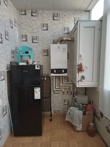 Uzunmüddətli kirayə mənzillər: 2 otaqlı mənzil – tam mebel və texnika ilə - Geniş qonaq otağı: 4 — 5