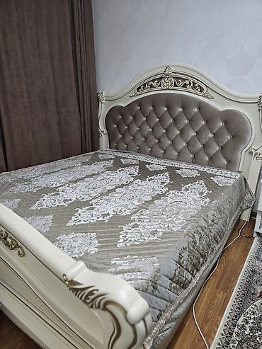 160: Двуспальная кровать в классическом стиле. - Размер: ориентировочно — 7