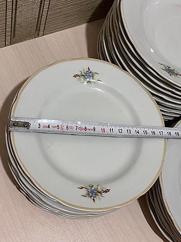Restoran mebeli: Klassik porselen boşqab dəsti Sovetin boşqabları - Ümumi say: 27 — 4
