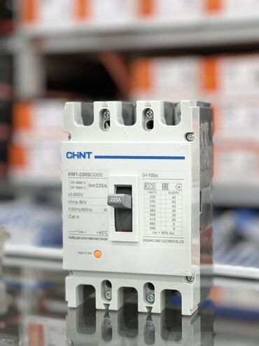 1 фазный двигатель: Электр автоматы, Үч фазалуу, Чыңалуу: 250 ампер