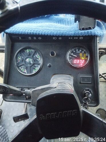 Traktorlar: Traktor Belarus (MTZ) 1221, 2011 il, 140 at gücü, motor 4 l, İşlənmiş — 4