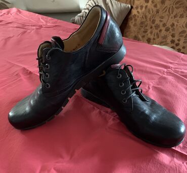 Tuflilər: Tuflilər, Tommy Hilfiger, Ölçü: 42.5, rəng - Qara, İşlənmiş