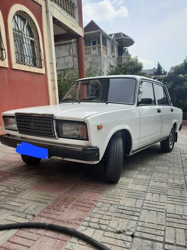 ваза стеклянная прозрачная высокая без узора: VAZ (LADA) 2107: 1.6 l | 2004 il 62356 km Sedan