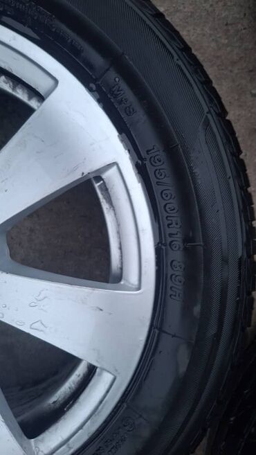 Шины: Продаются Комплект шин Есть два размеры Blizzak 235/60 r17 Blizzak — 12