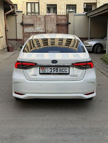 Унаа: Toyota Corolla: 2022 г., 1.8 л, Вариатор, Гибрид, Седан — 4