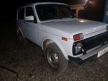 VAZ (LADA): Model: Lada Niva (VAZ 2121) Kuzov: 3 qapılı, ağ rəng Ötürücü: Tam — 2