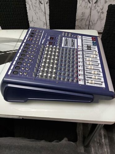 Pojačala i prijemnici: Martin Wisman PMF-800 MK2 profesionalni aktivni mikser - 8 mono — 3