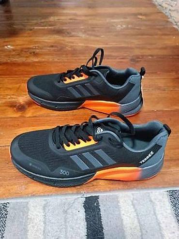 Patike: Adidas
brojevi 41 do 46
cena 3200 dinara — 5