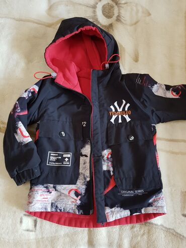 детская куртка на 2 3 года: Двусторонняя куртка. в идеальном состояноо осень-весна 2,5 -3 года