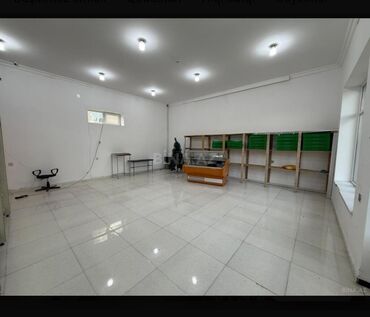 Kommersiya daşınmaz əmlakının satışı: Satılır: Mağaza içindəki Avadanlığlar Xüsusiyyətlər: - Geniş açıq — 3