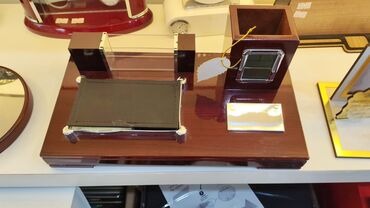 Digər məişət məhsulları: Masa üçün premium ofis dəstləri - Material: parlaq laklı baza (qara — 9