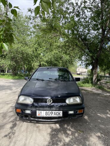 срочно продаю машину бишкек: Volkswagen Golf: 1994 г., 1.8 л, Механика, Бензин, Купе