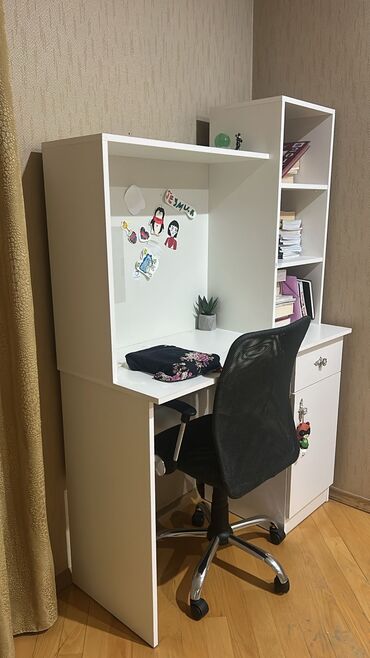 Qida məhsulları: Kompüter masası, İşlənmiş