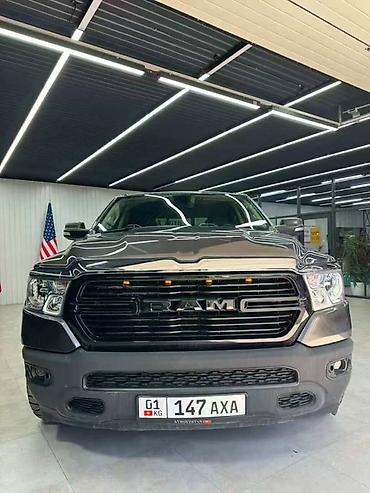 Грузовики: RAM 1500 Crew Cab — брутальный полноразмерный пикап с акцентом на мощь — 9
