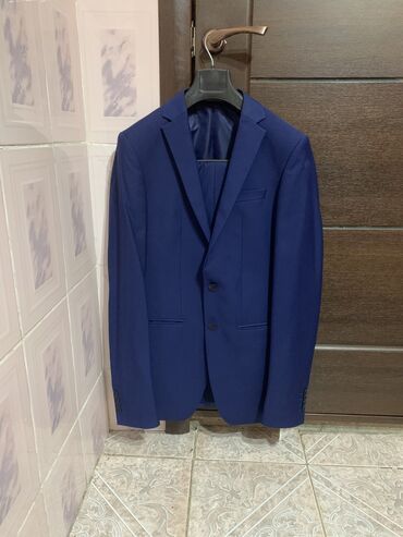 костюмы на новый год бишкек: Продаю мужской классический костюм. На рост 190 подойдет идеально
