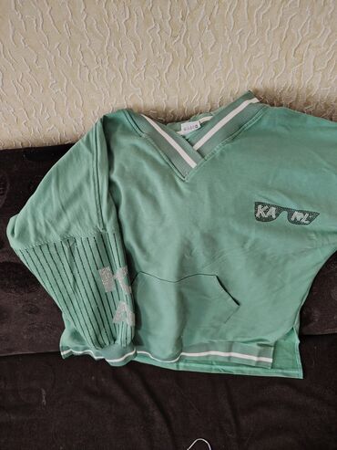 Dəstlər, kostyumlar: Qadın geyim dəsti – 4 üst geyim 1) Tünd boz rəngli uzun denim gödəkçə — 6