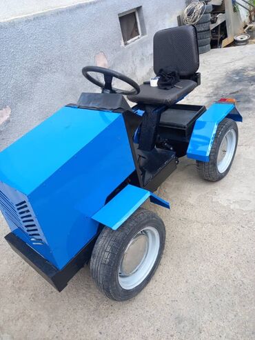 Другие мини-тракторы: Компактный мини‑трактор самодельной конструкции Описание: - Колесная — 4