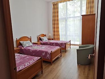 Продажа коттеджей и домов: Продается двухэтажный коттедж площадью 197 кв. м. вместе с участком — 12