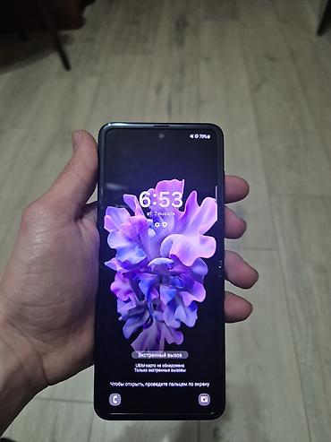 Samsung: Samsung Z Flip, Б/у, 256 ГБ, цвет - Черный, 1 SIM, eSIM — 3