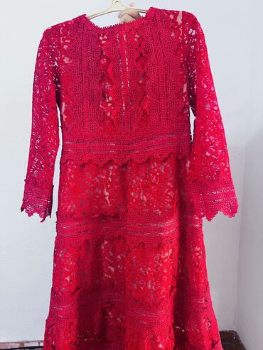 платье красное: Вечернее платье, Длинная модель, С рукавами, S (EU 36)