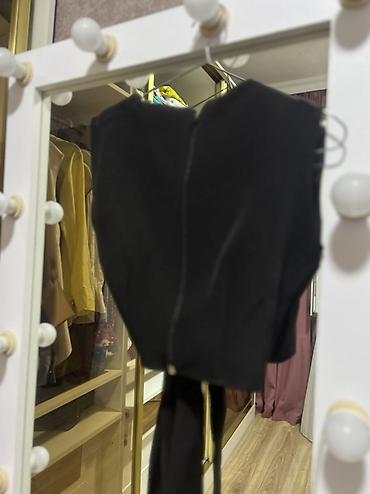 Qara rəngli qadın top – yanları bağlamalı model - Rəng: dərin qara - lalafo.az -da Qara rəngli qadın top – yanları bağlamalı model - Rəng: dərin qara -