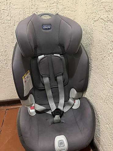 Детское автокресло Chicco (серый цвет), универсальная модель с