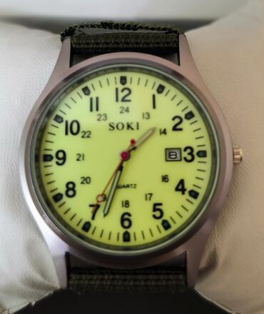 Классические часы: Продаю наручные часы 4 шт. Каждая по 1000 сом. 1) Классические: - — 4