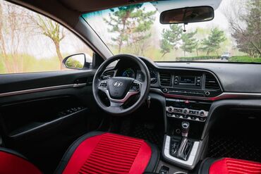 Toyota: Toyota Corolla: 2019 г., 1.8 л, Механика, Гибрид, Минивэн — 10