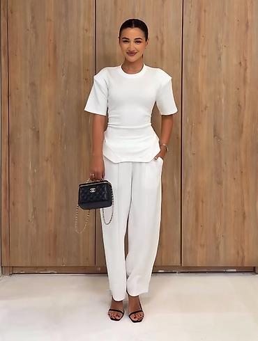 Kompleti: ✅Dvonodelni ženski komplet – top i pantalone
✅3200 — 5