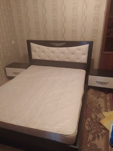 tesbeh sekilleri: İkinəfərlik çarpayı, 2 tumba