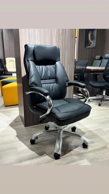 Ofis və oyun kresloları: Yeni, Təkərli, Qolları tənzimlənir, Dəri — 28